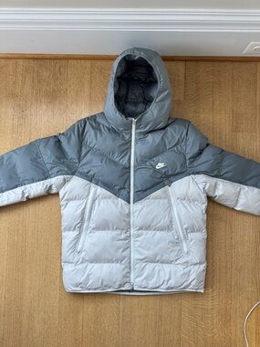 Nike Men’s Gray Two-Tone Puffer Jacket with Hood